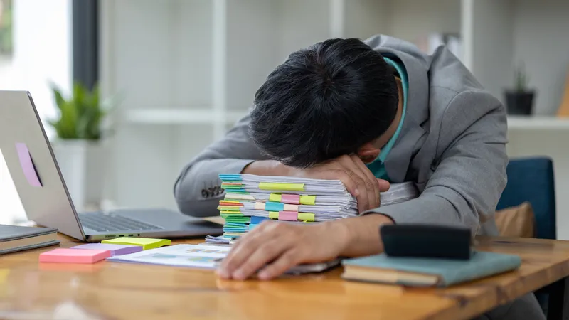 5 tâches que vos équipes font encore à la main (et qui leur coûtent 12h par semaine)